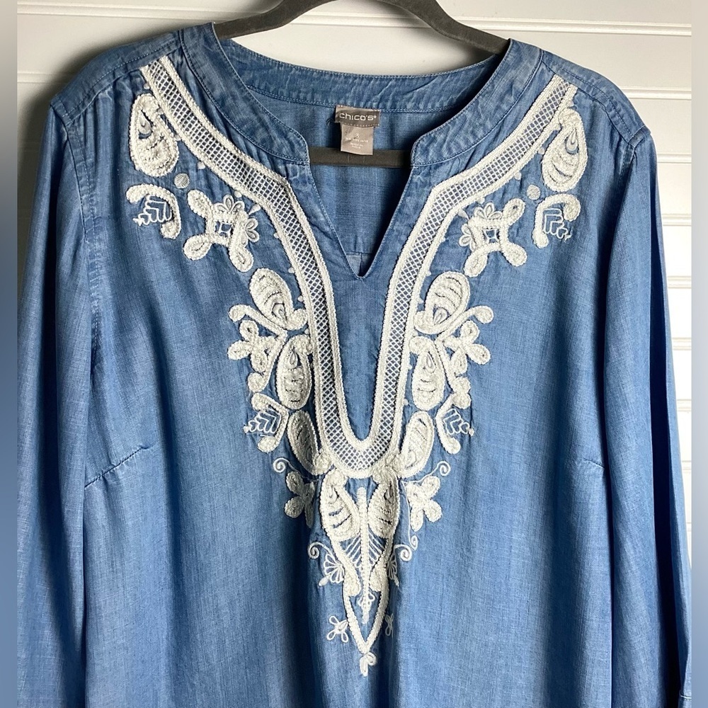 Chico's Chambray Lyocell V Neck Blouse Longline 3/4 Sleeve Lace Applique XL/16 - Picture 3 of 9